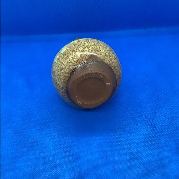 Fabulous Pottery Vase - Speckled Brown and Beige - Picture 3 of 4